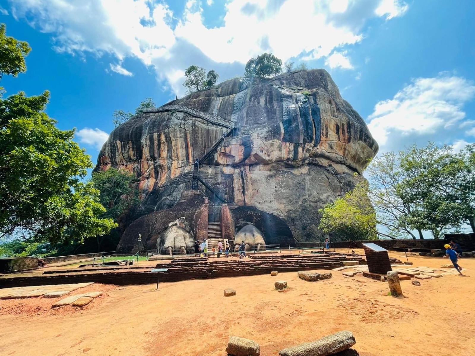 Birdwing Sigiriya Hotel Exterior foto